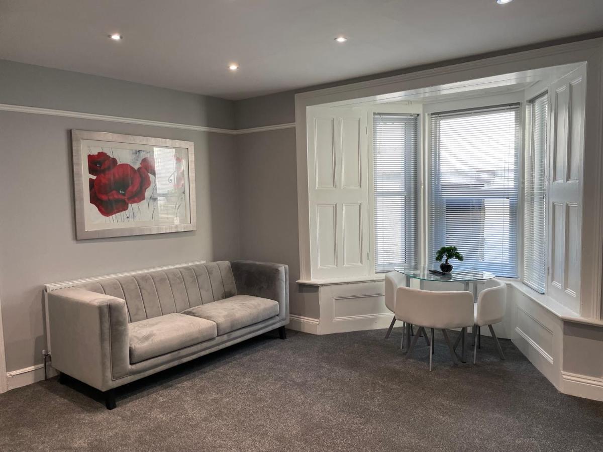 Large 1 Bedroom Flat With Private Parking Plymouth Exterior foto